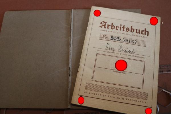 Arbeitsbuch eines Mannes aus Marktdrewitz - viele Stempel von der Arbeit bei der Hitlerjugend